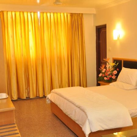Hotelpearlinn バンガロール エクステリア 写真